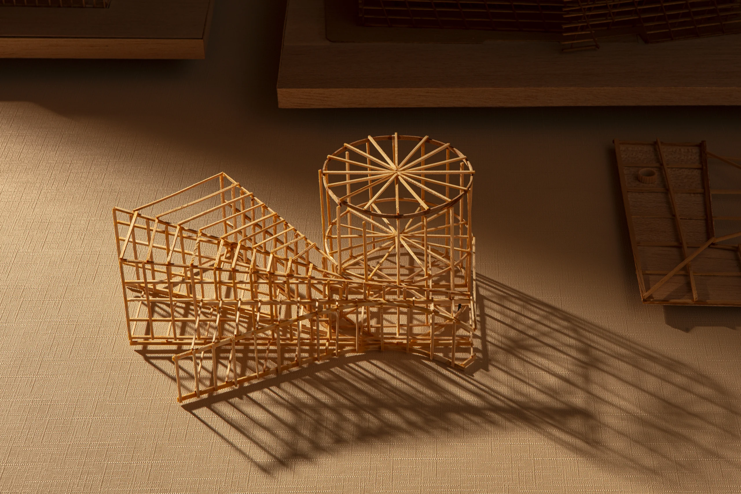 Maqueta física de inserción en acantilado
