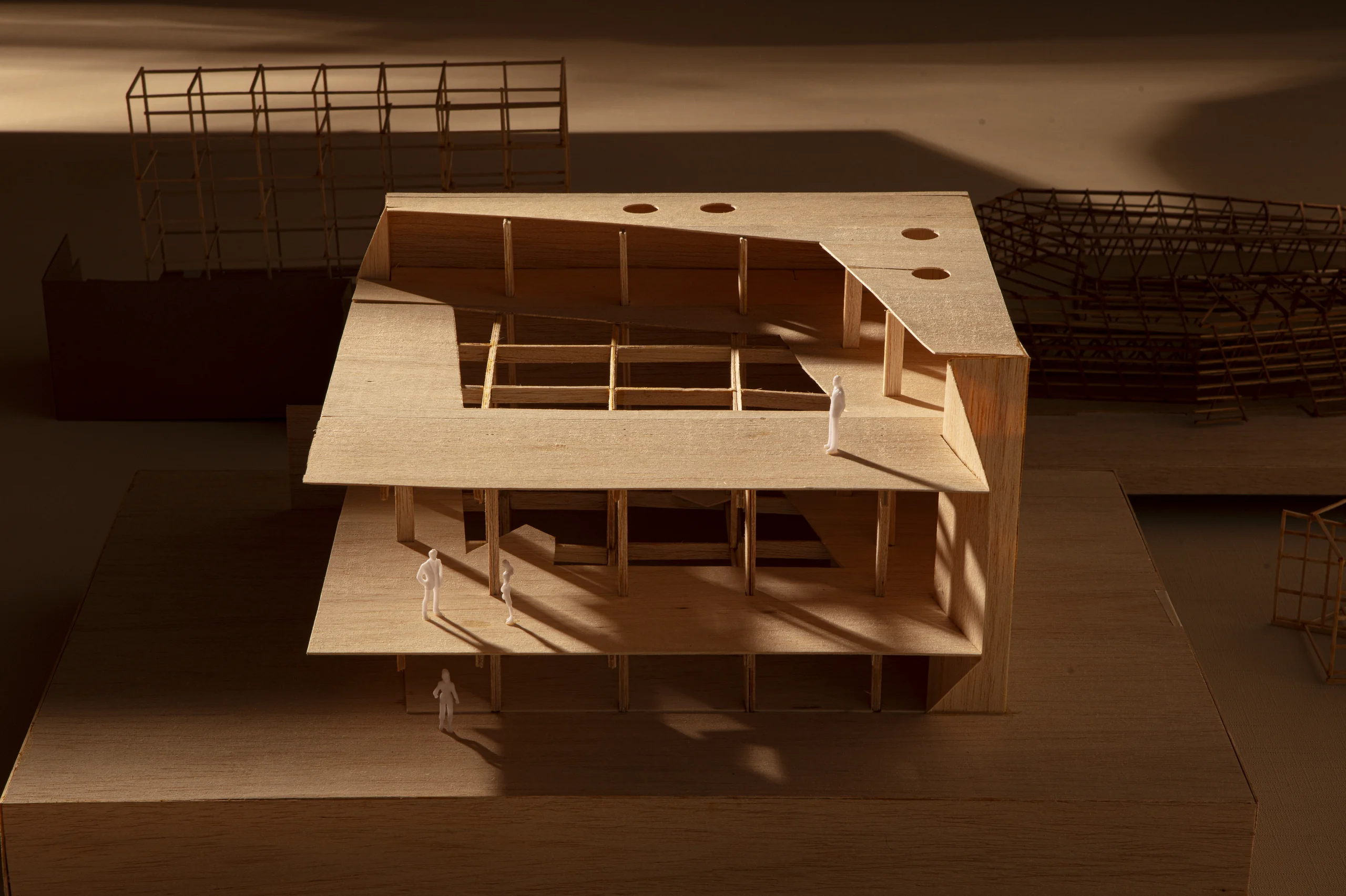 Maqueta física de celosías y masa mineral